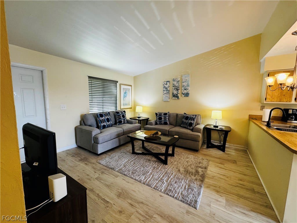 4903 Vincennes Street – photo 3
