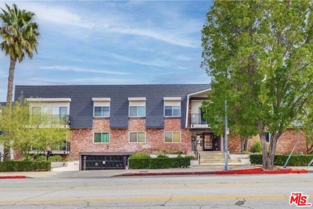 5252 COLDWATER CANYON Ave – photo 1