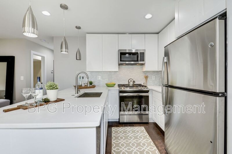 528 Kennedy Street – photo 2