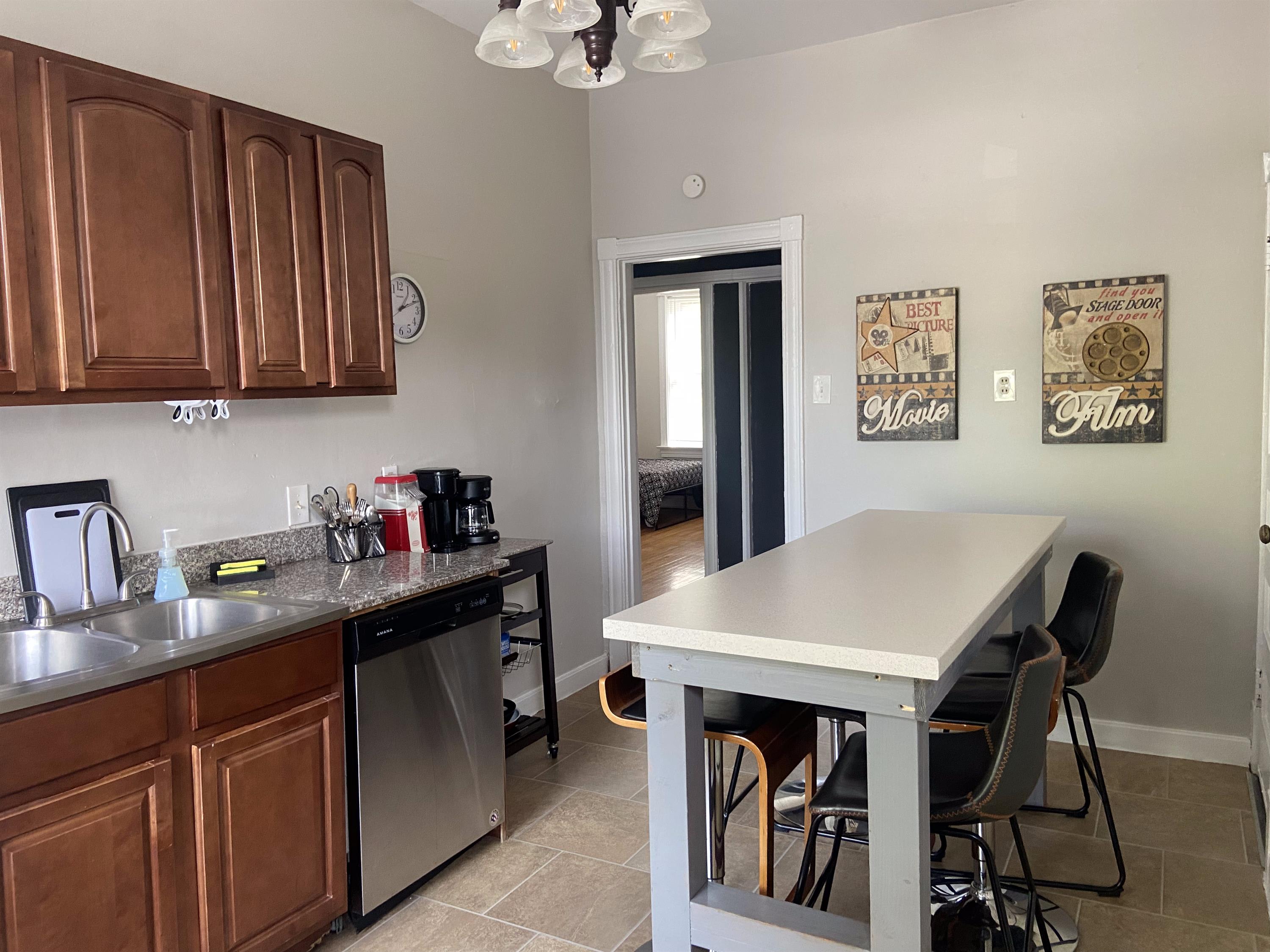 2338 Tower Grove Avenue – photo 1
