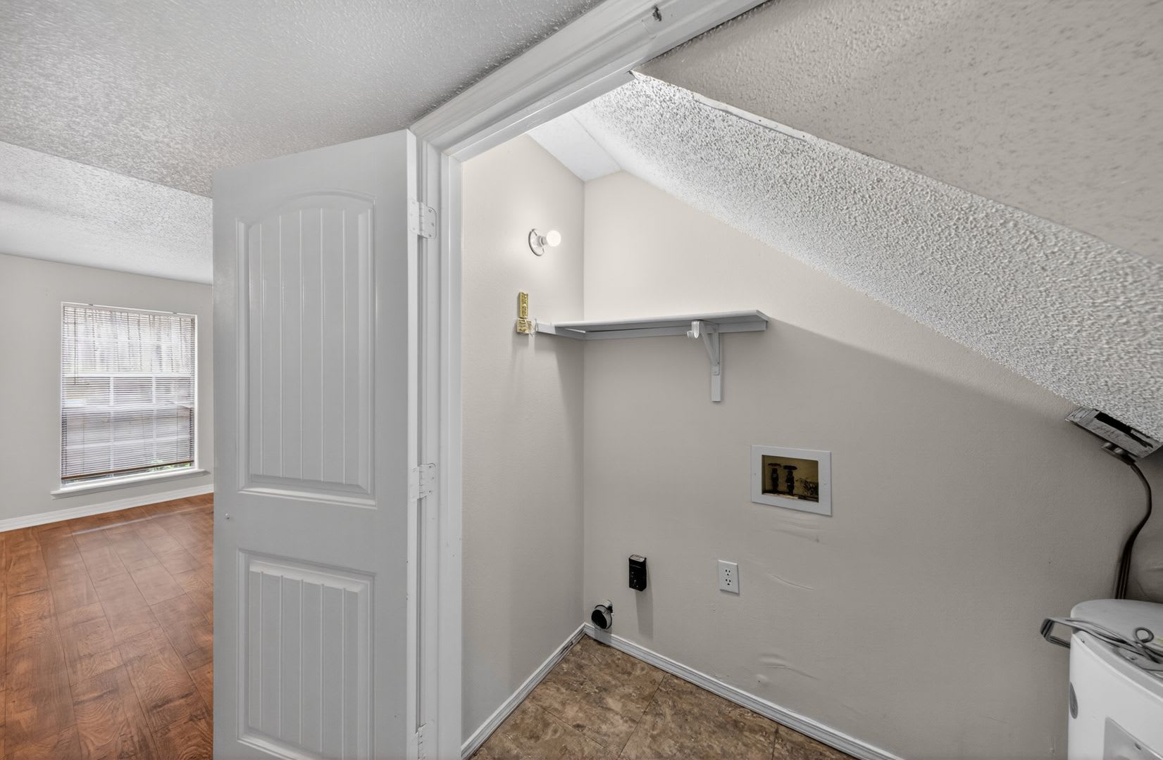 2-Bed, 1.5-Bath, Two-Level Condo Delivers – photo 4