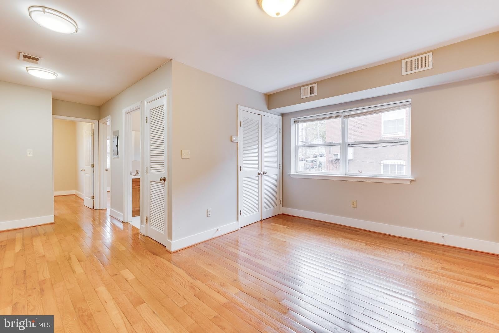 61 FORRESTER Street SW – photo 4