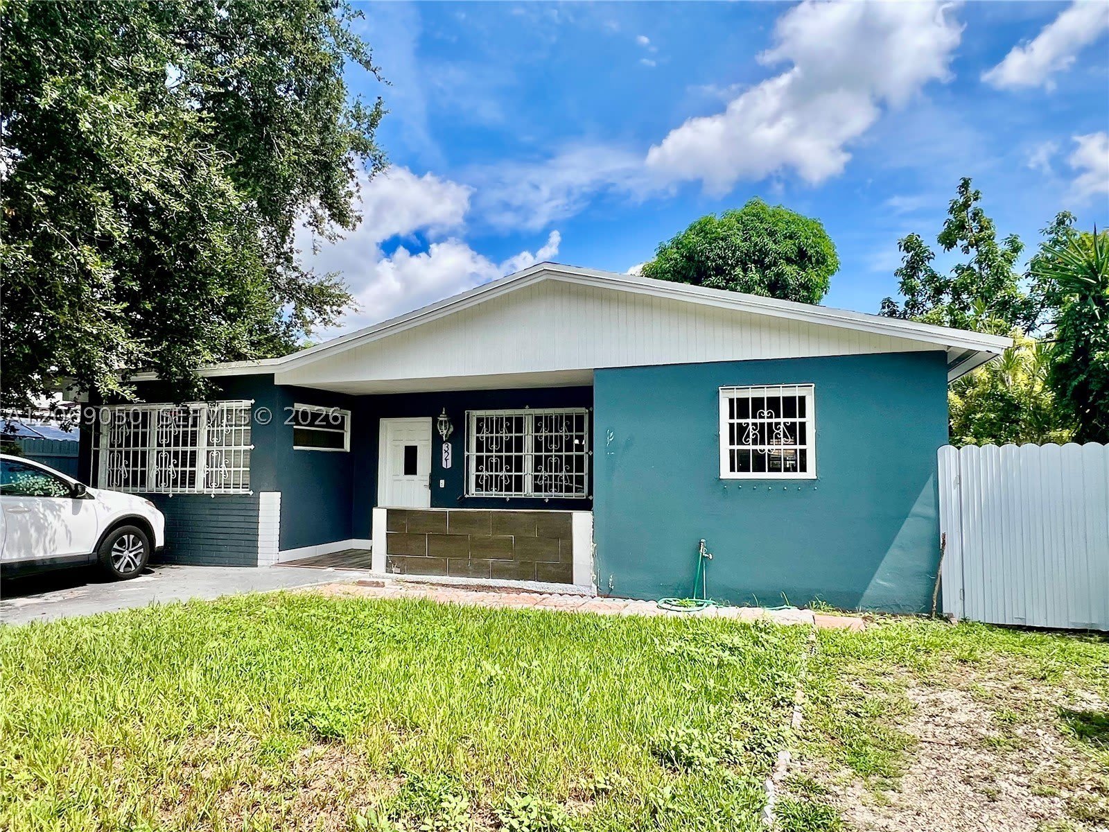 321 NE 170th St – photo 4
