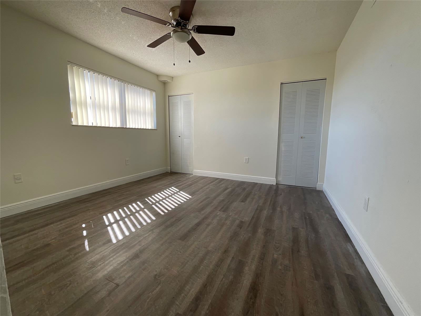 19477 Northeast 10th Avenue – photo 4