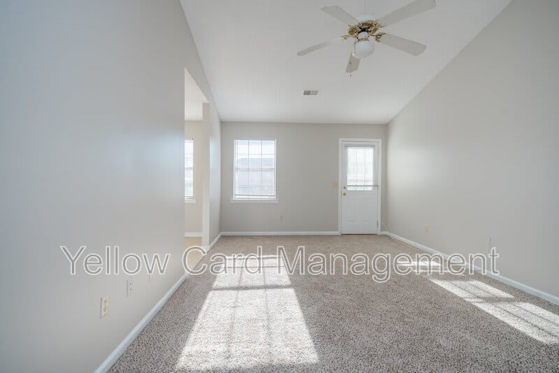 82 Crosby Dr – photo 3
