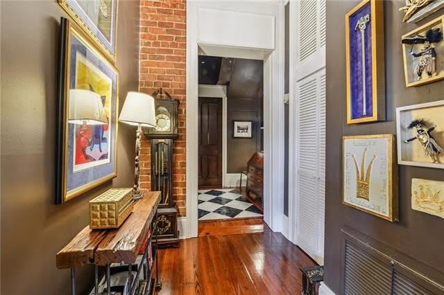 1404 PRYTANIA Street – photo 4