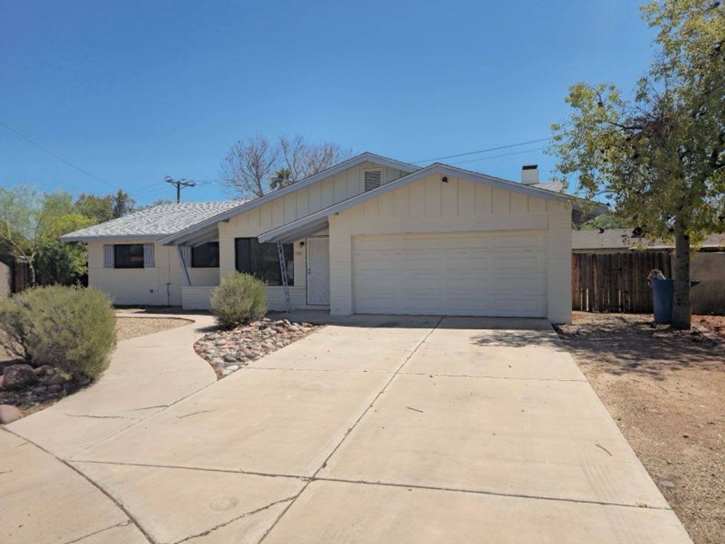 4 bedroom in Tempe – photo 1