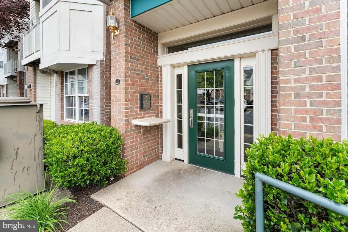 8921 TOWN CENTER Circle – photo 3