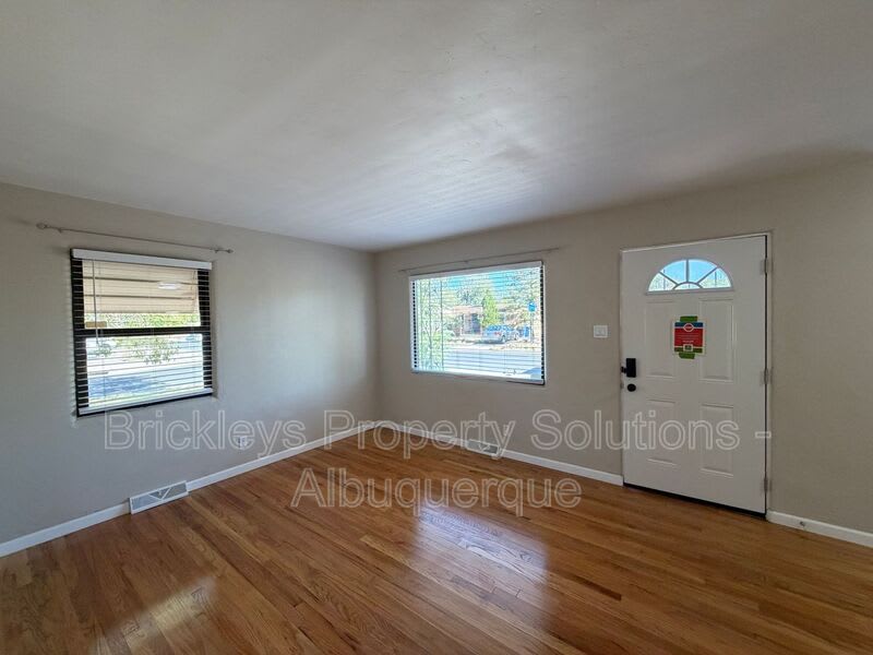 602 Quincy St SE – photo 4