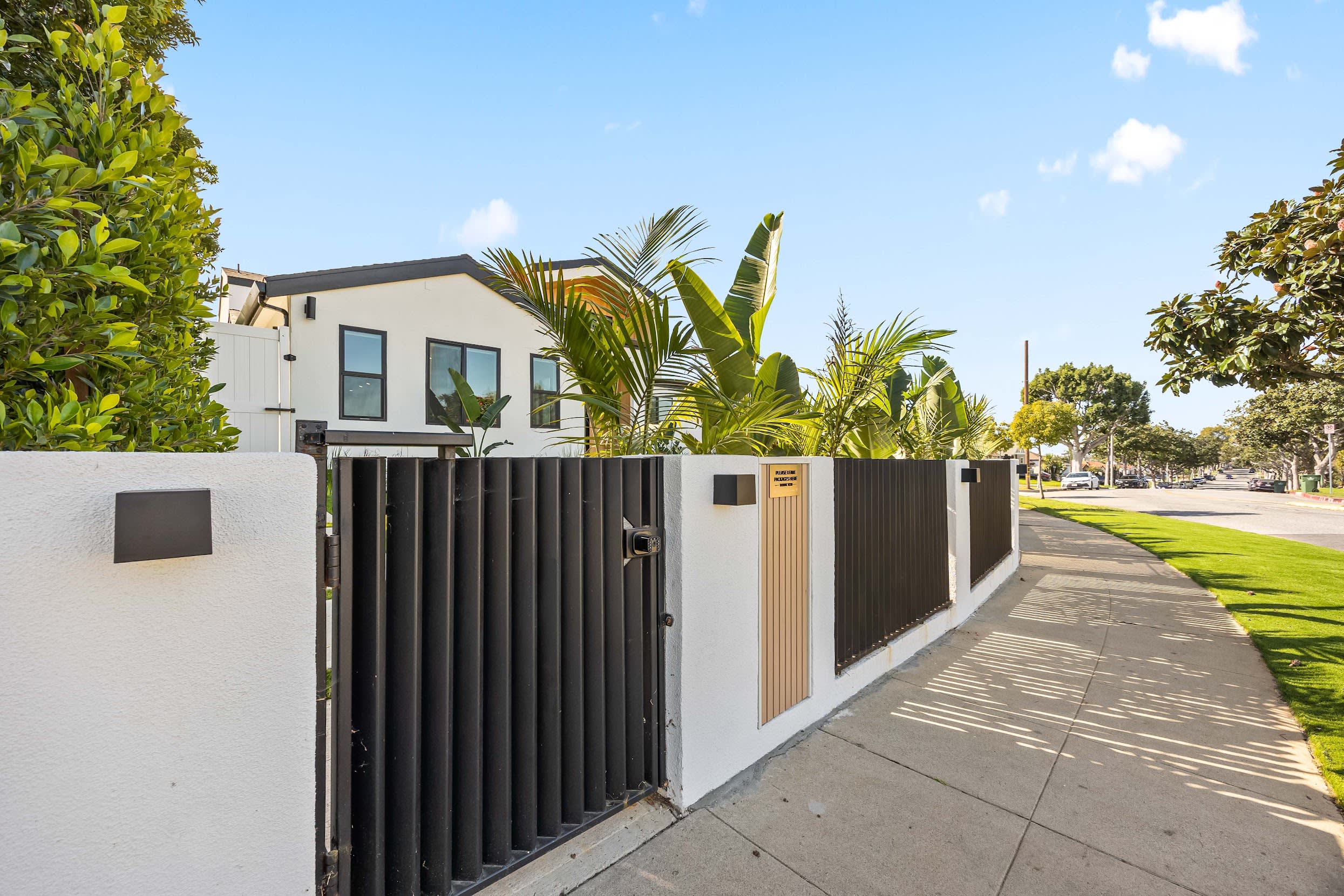212 W 64th St – photo 3