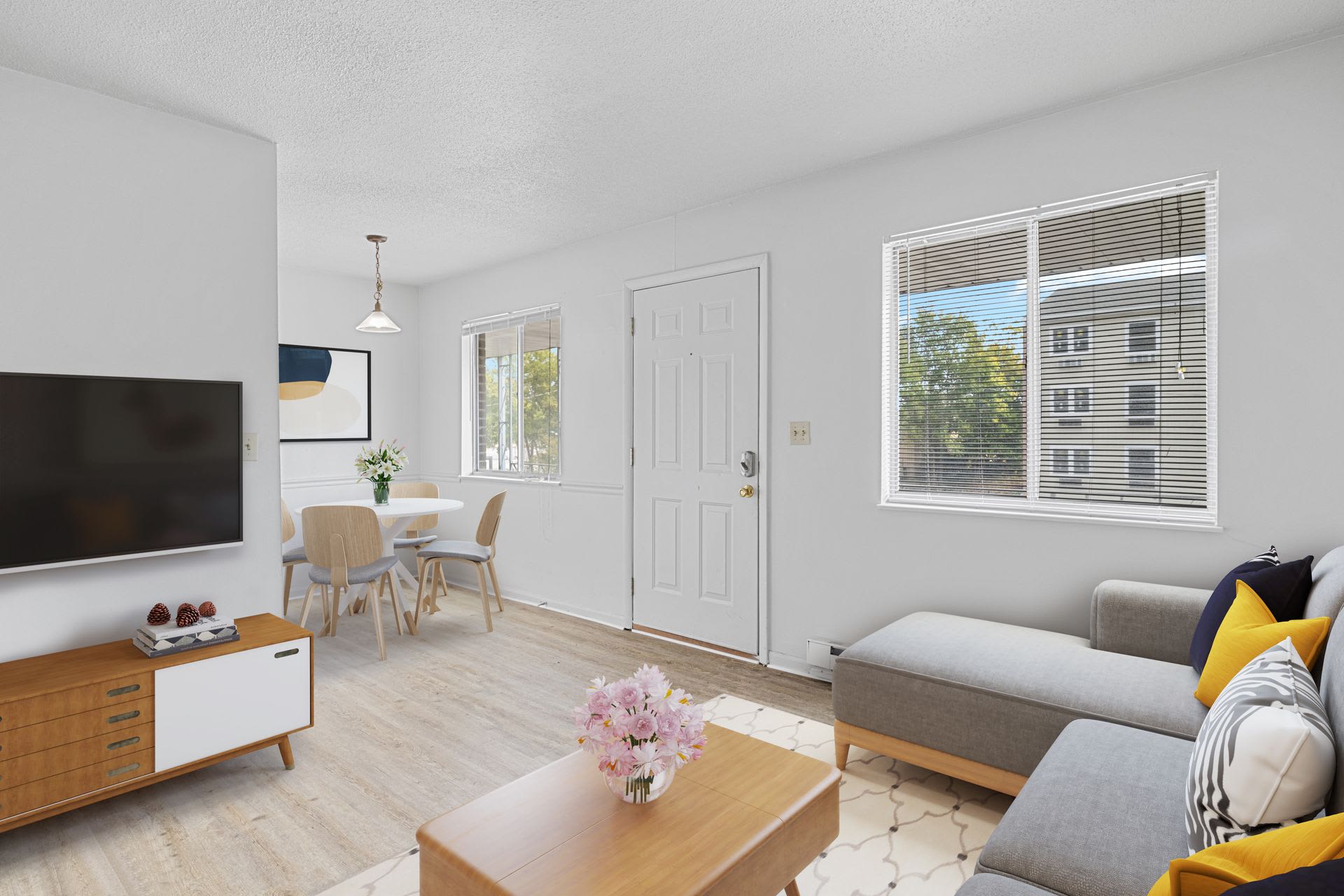 University Apartments – photo 4