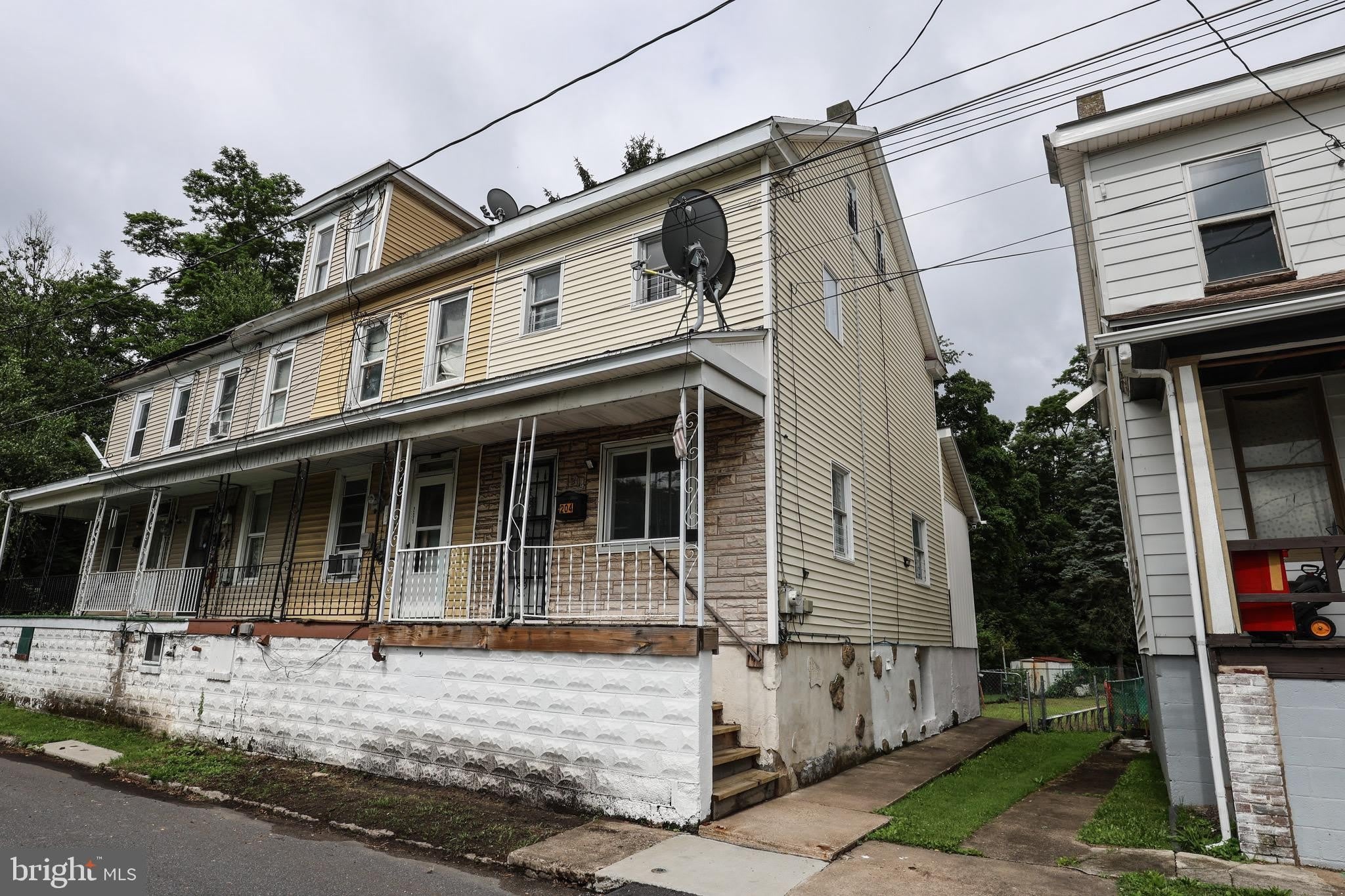 204 3RD Street – photo 2