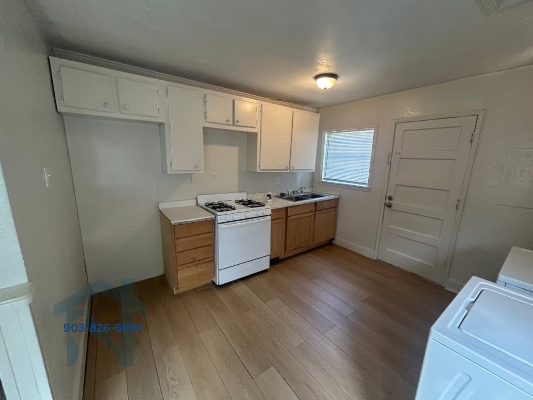 64 Private Road 13987 – photo 1