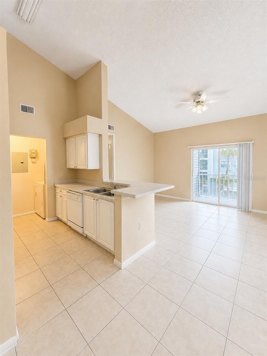 1218 BERMUDA LAKES Lane – photo 2