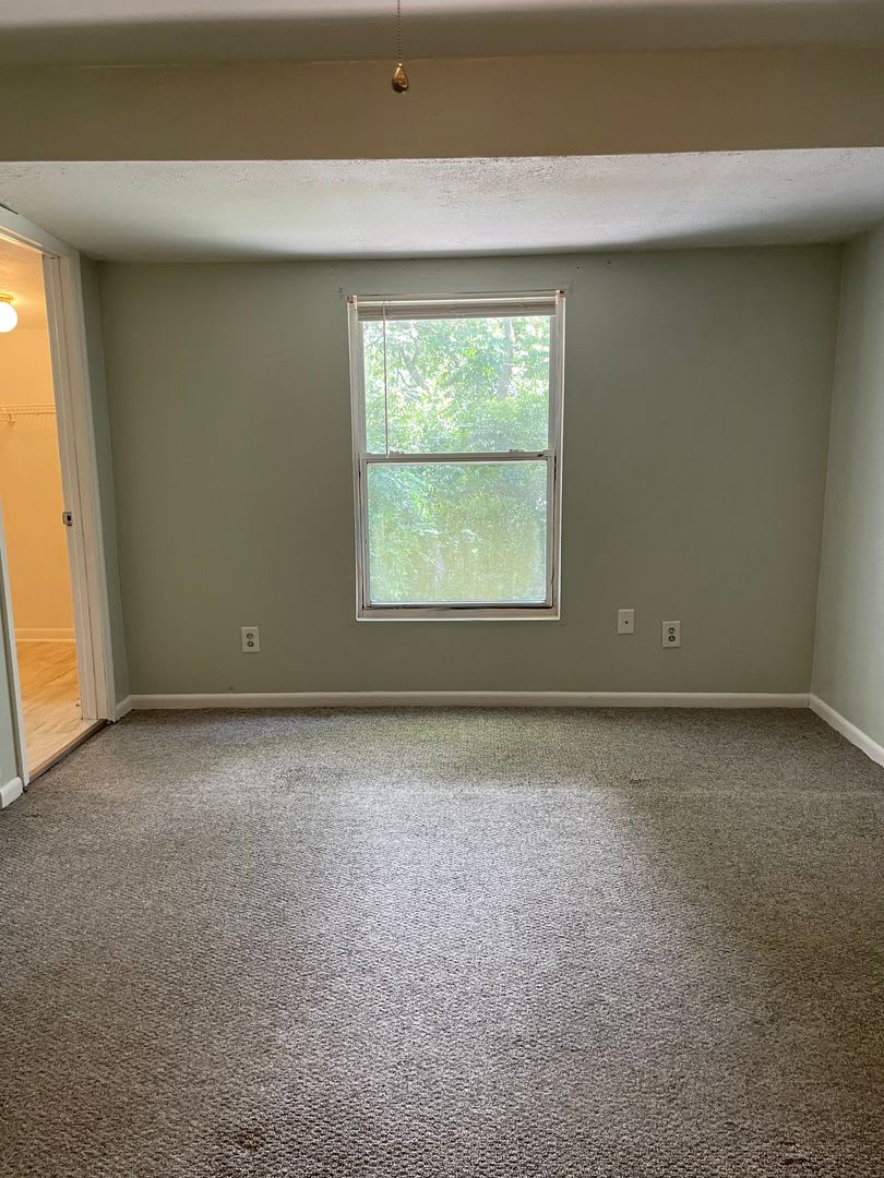 Fall Into Comfort! Spacious 3BR/2BA Upstairs Duplex Near TMH – COMING SOON – photo 4