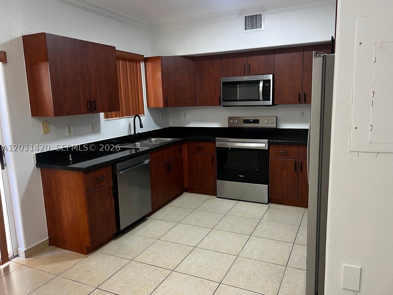 7281 Nw 174Th Ter – photo 1
