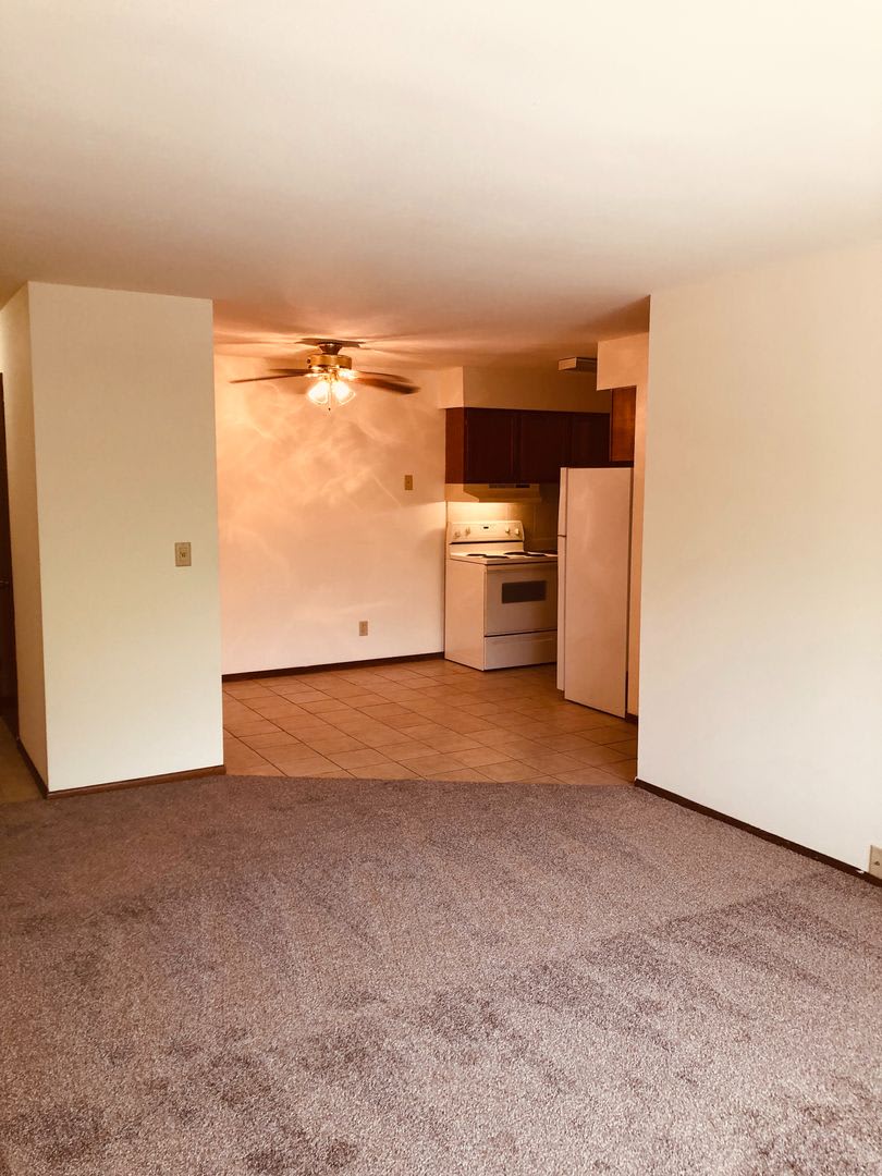 Spruce Court Apartment Greenfield Wi To Schedule A Showing – photo 4