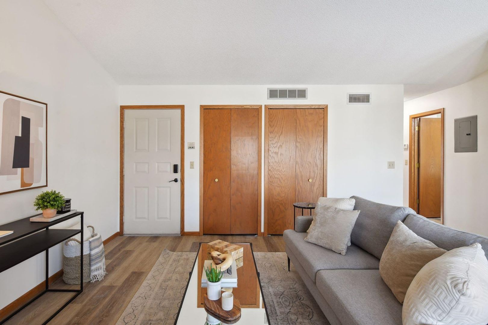 Freshly updated 2 bedroom condo! – photo 5