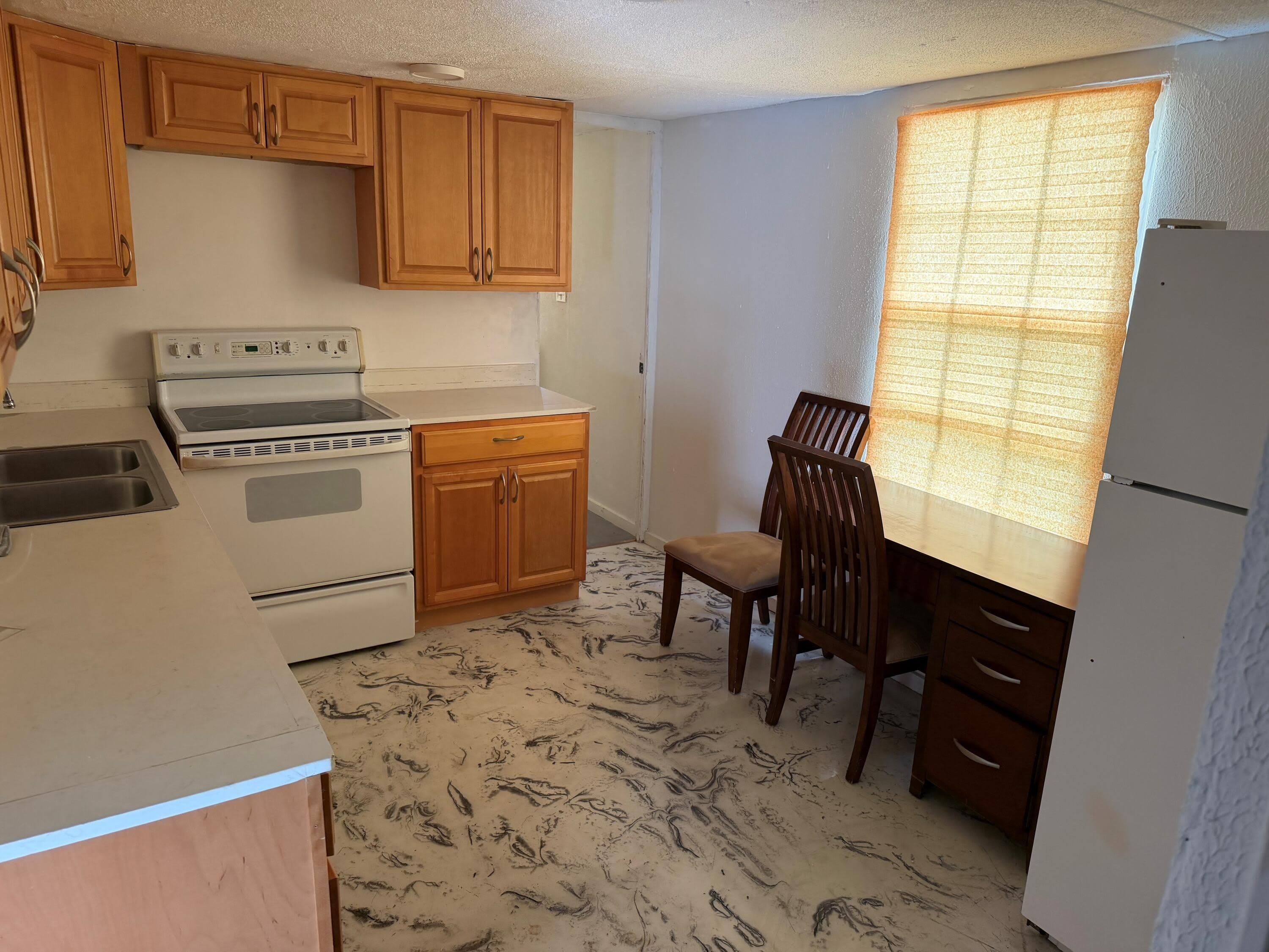 8556 BERKLEY Drive – photo 1