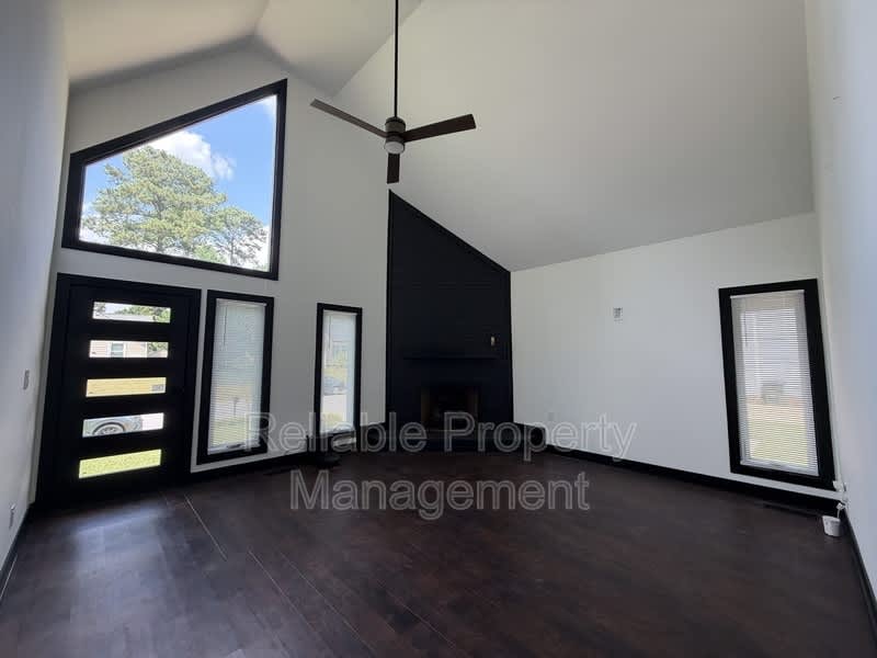 100 Longneedle Ct – photo 4