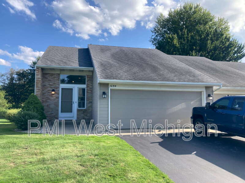 1054 Fairfield Drive – photo 1