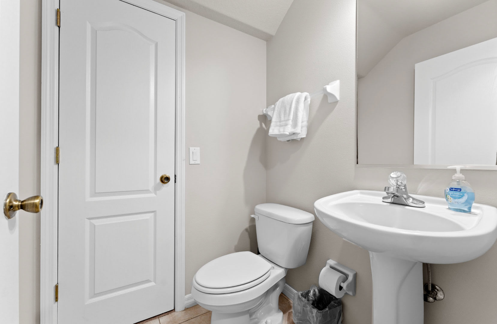 Spacious 4-Bed, 2.5-Bath Townhome – Minutes from the Indian River! – photo 5
