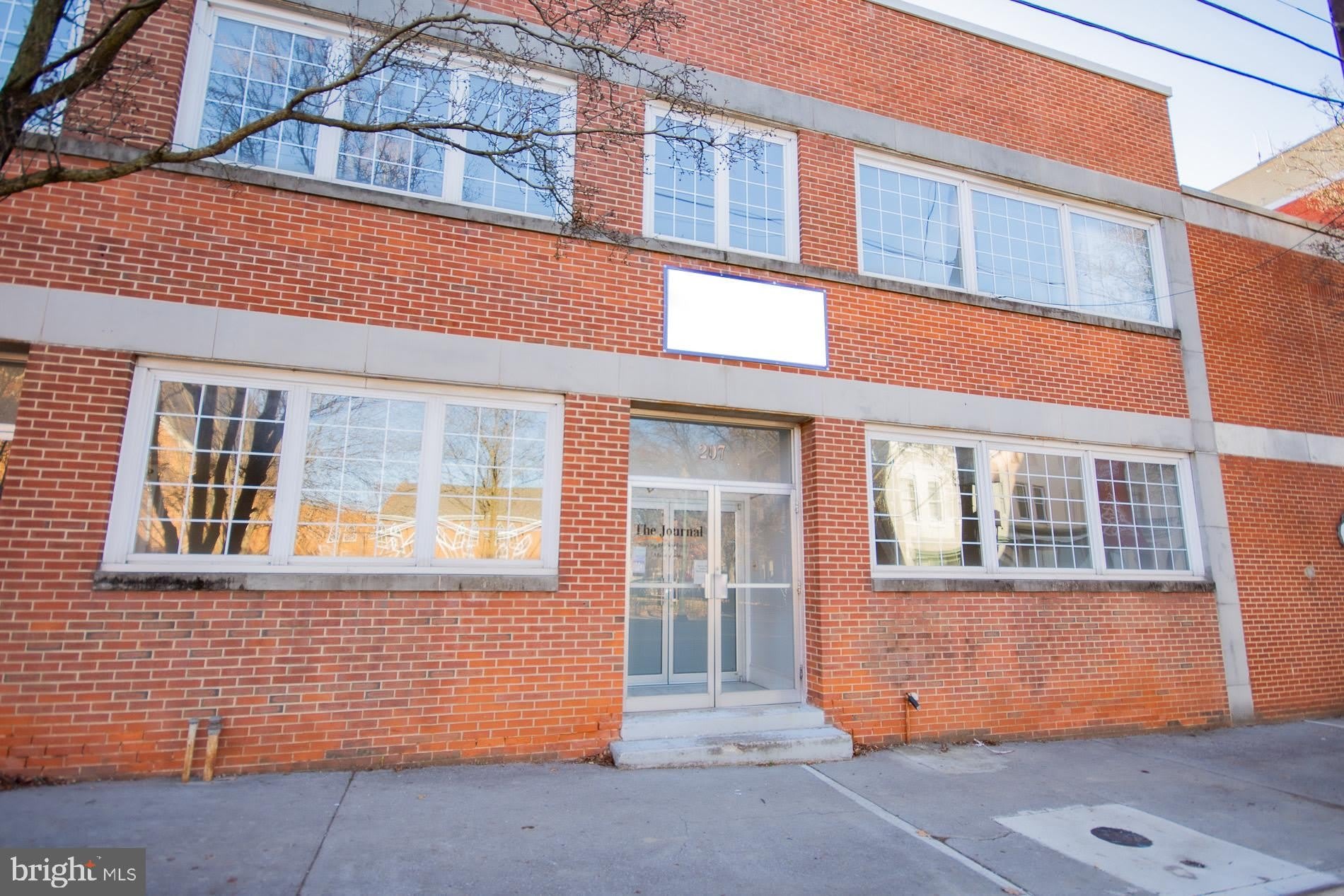207 W KING Street – photo 4