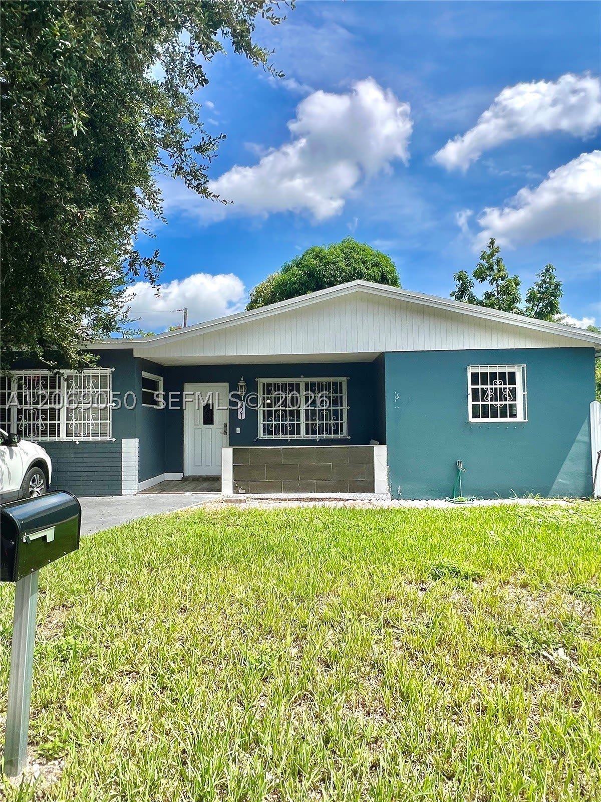321 NE 170th St – photo 3
