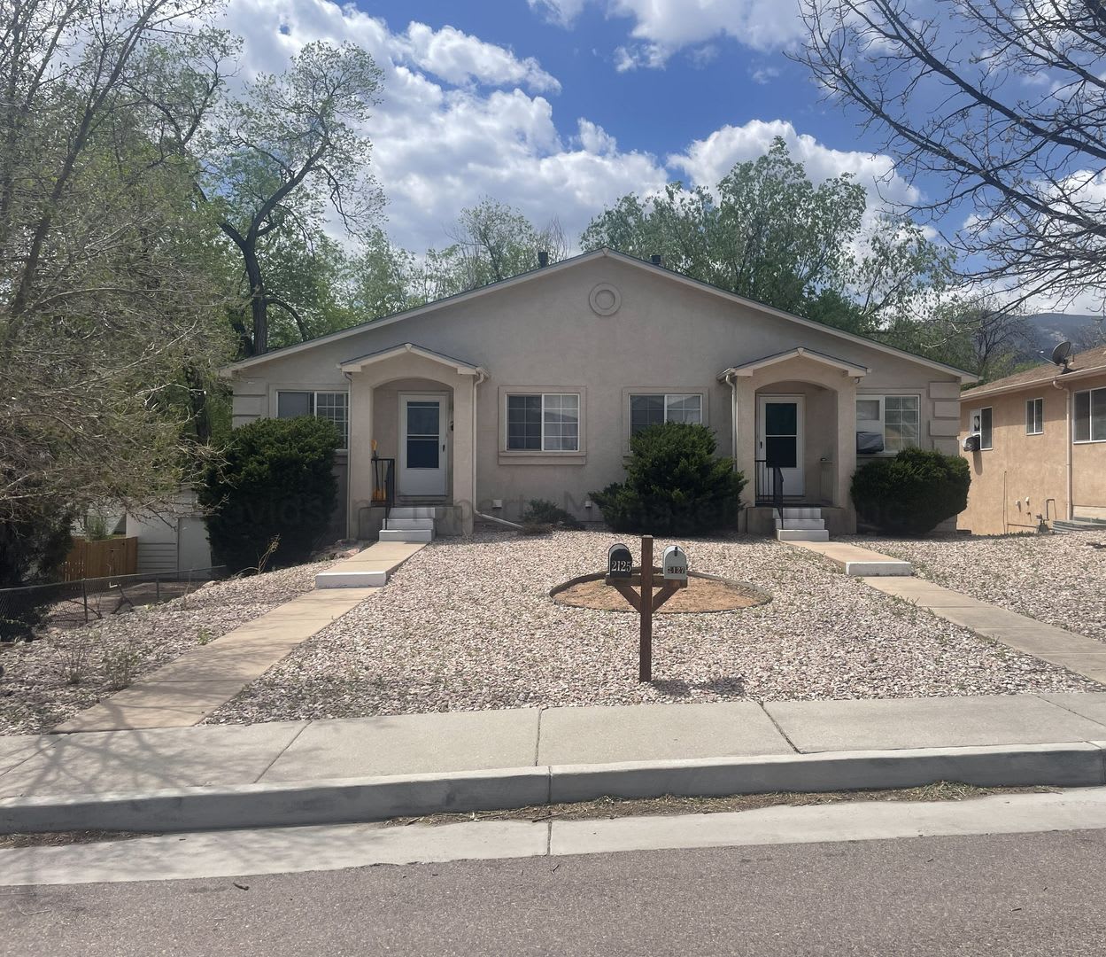 Cozy 3 Bedroom Unit In Old Colorado City – photo 1