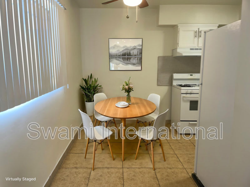 629 W 82Nd St – photo 4