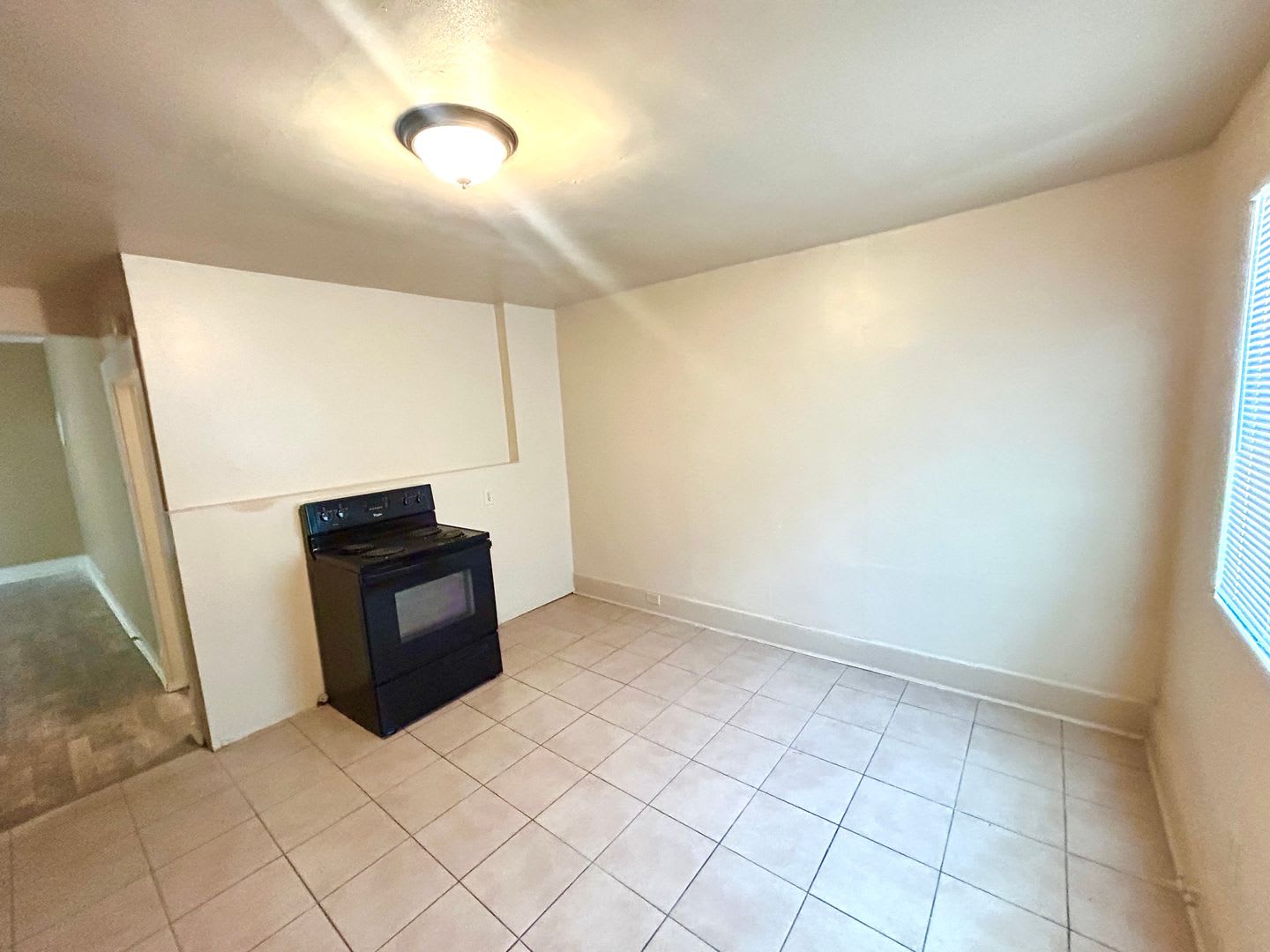 Downstairs 1BD/1BA Near San Antonio College – Easy Access, Central Location! – photo 5