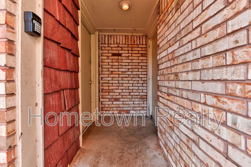 7301 Edenborough Drive – photo 5
