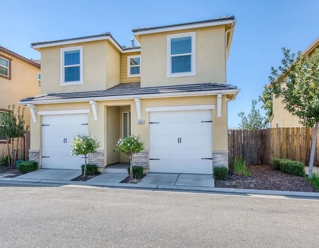1304 Royalty Way – photo 3