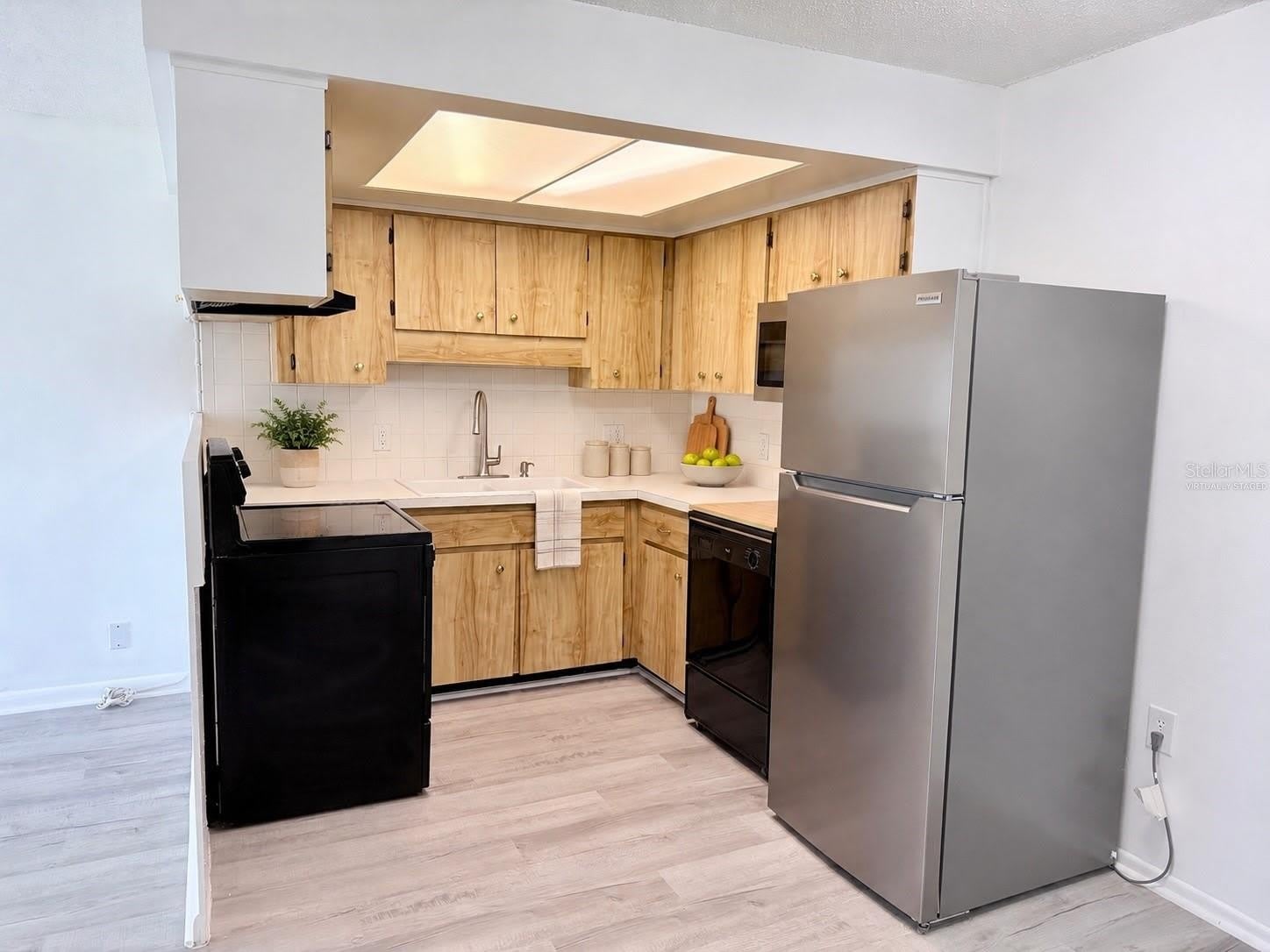 4313 TAHITIAN GARDENS Circle – photo 5