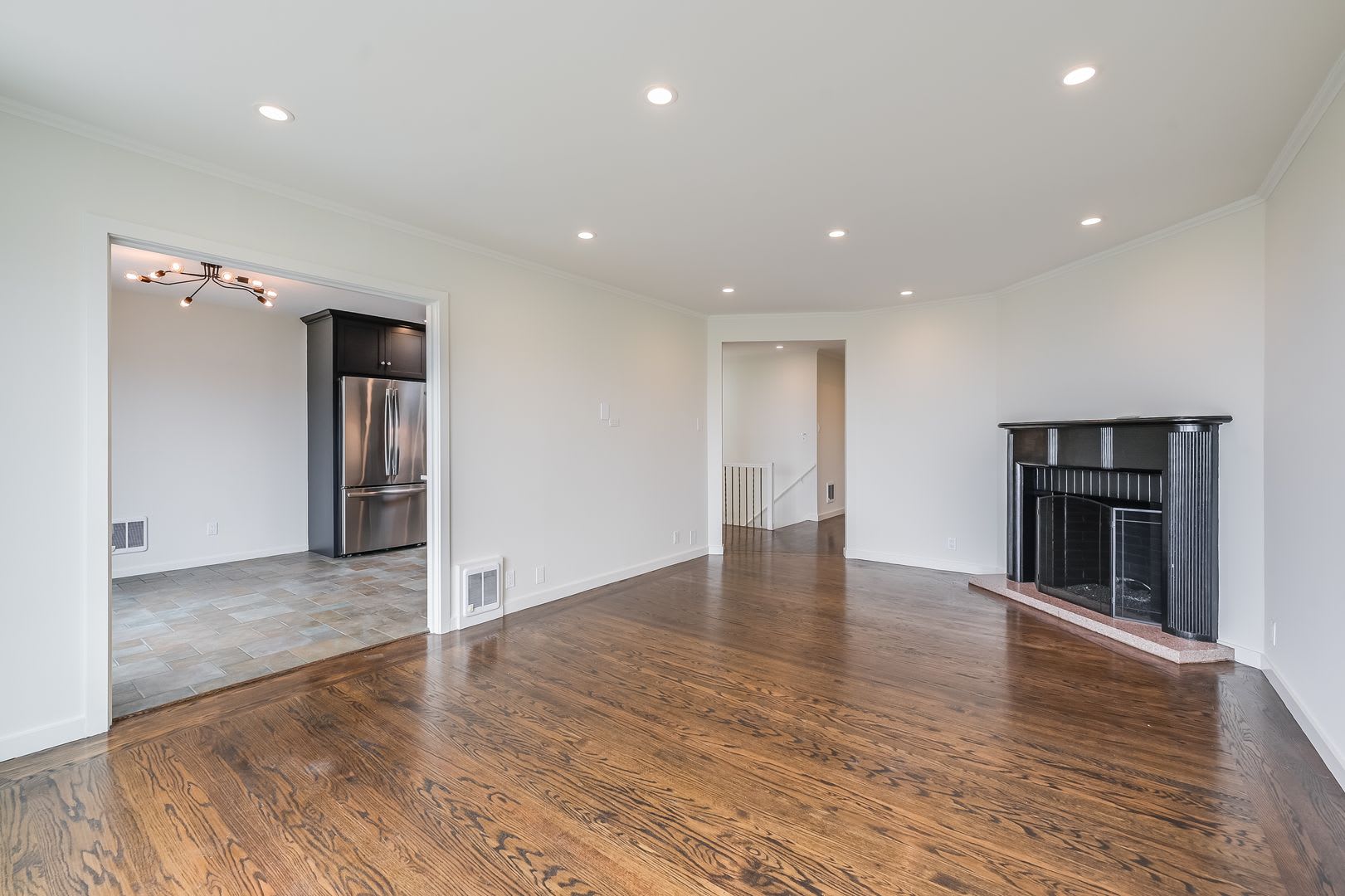 Panoramic SF Views, Elevated Cul-de-Sac Home in Eureka Valley – photo 4