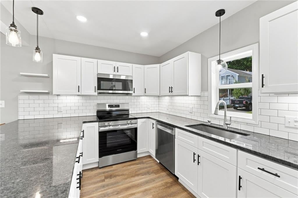 20 Grace Avenue – photo 3