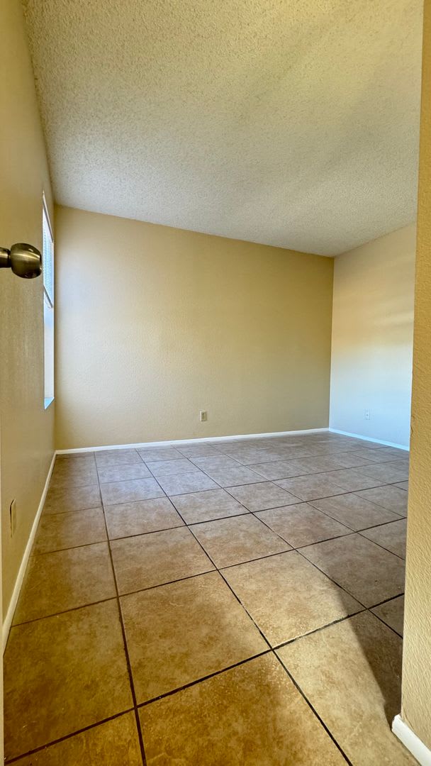 Central 2 bedroom condo, near U of A and UMC! – photo 5