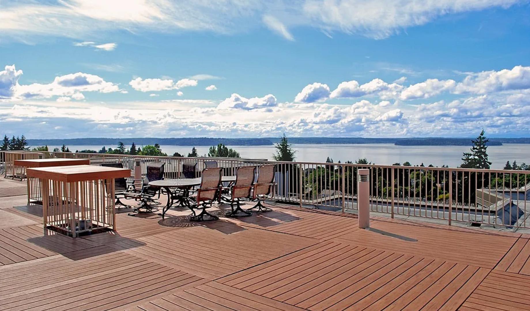 Ideally Located 2 Bed 2 Bath Condo A Highly Desirable Seattle Community – photo 2