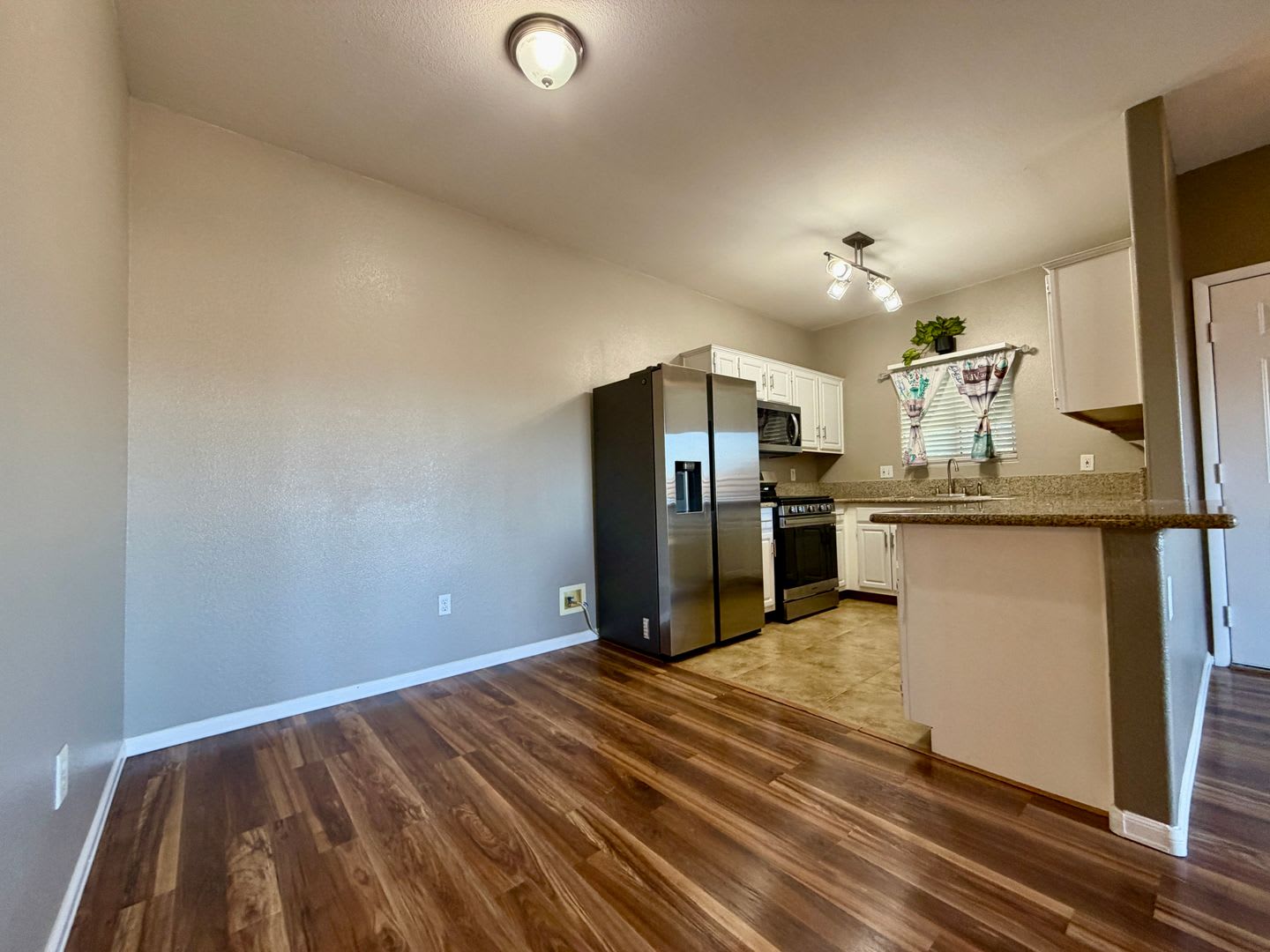 2 Bedroom Condo In Gated Se Location – photo 4