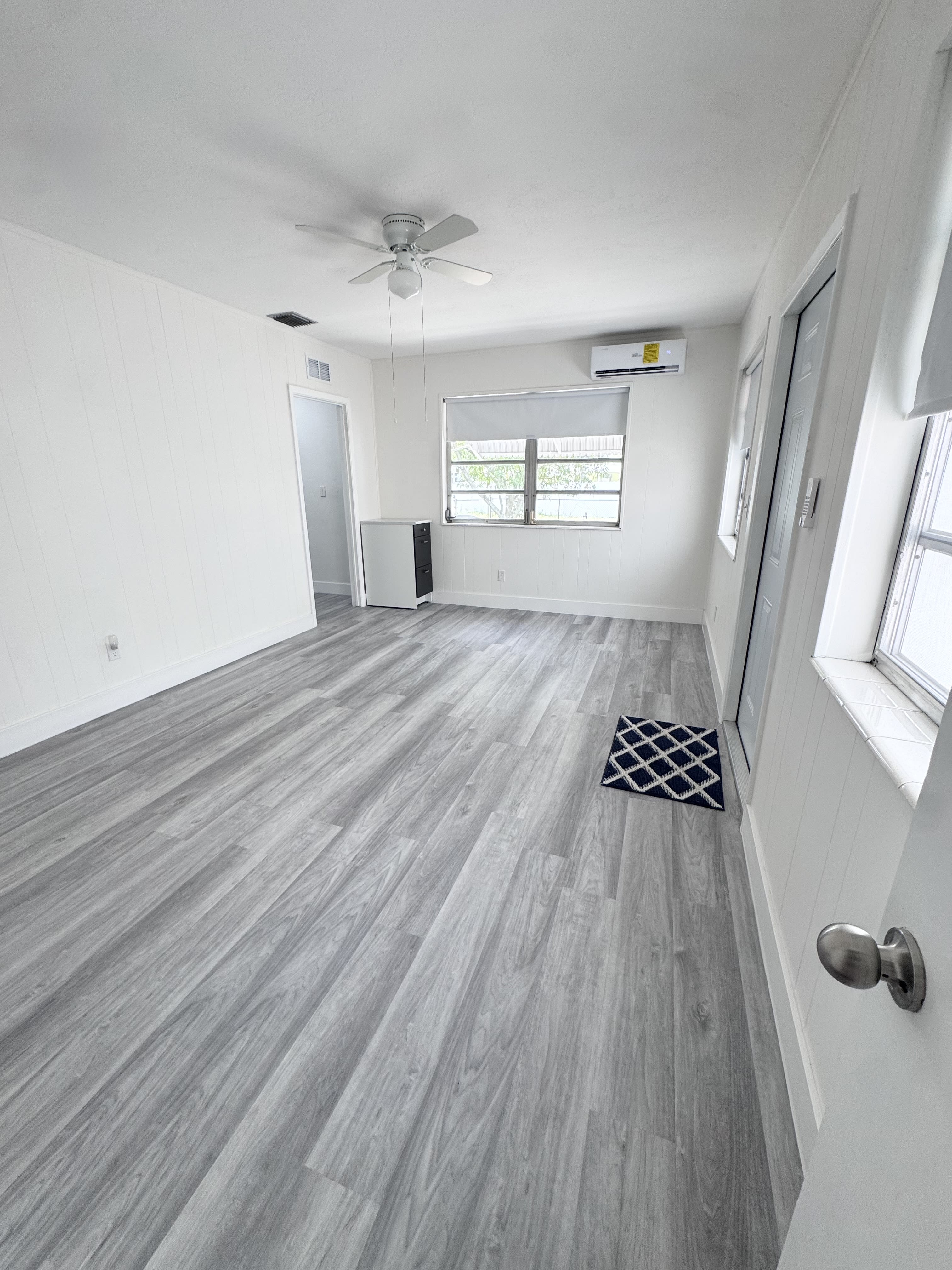 1030 Superior Street – photo 1