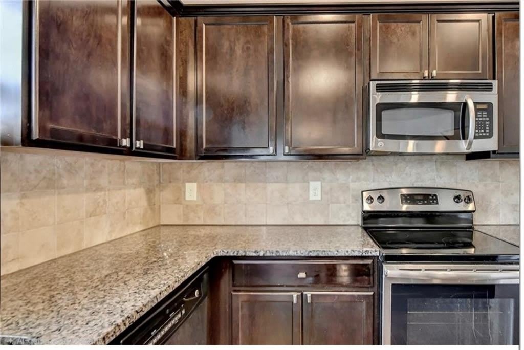 1376 Castleberry Drive – photo 5