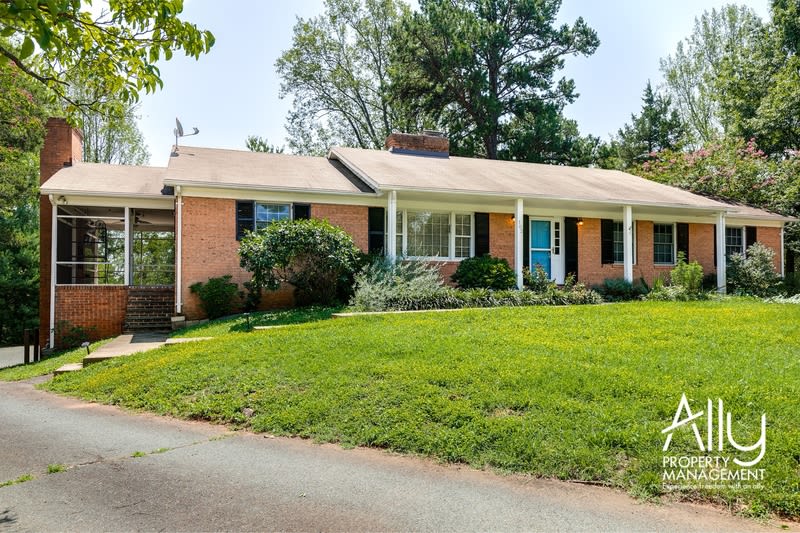 102 Lancaster Court – photo 1