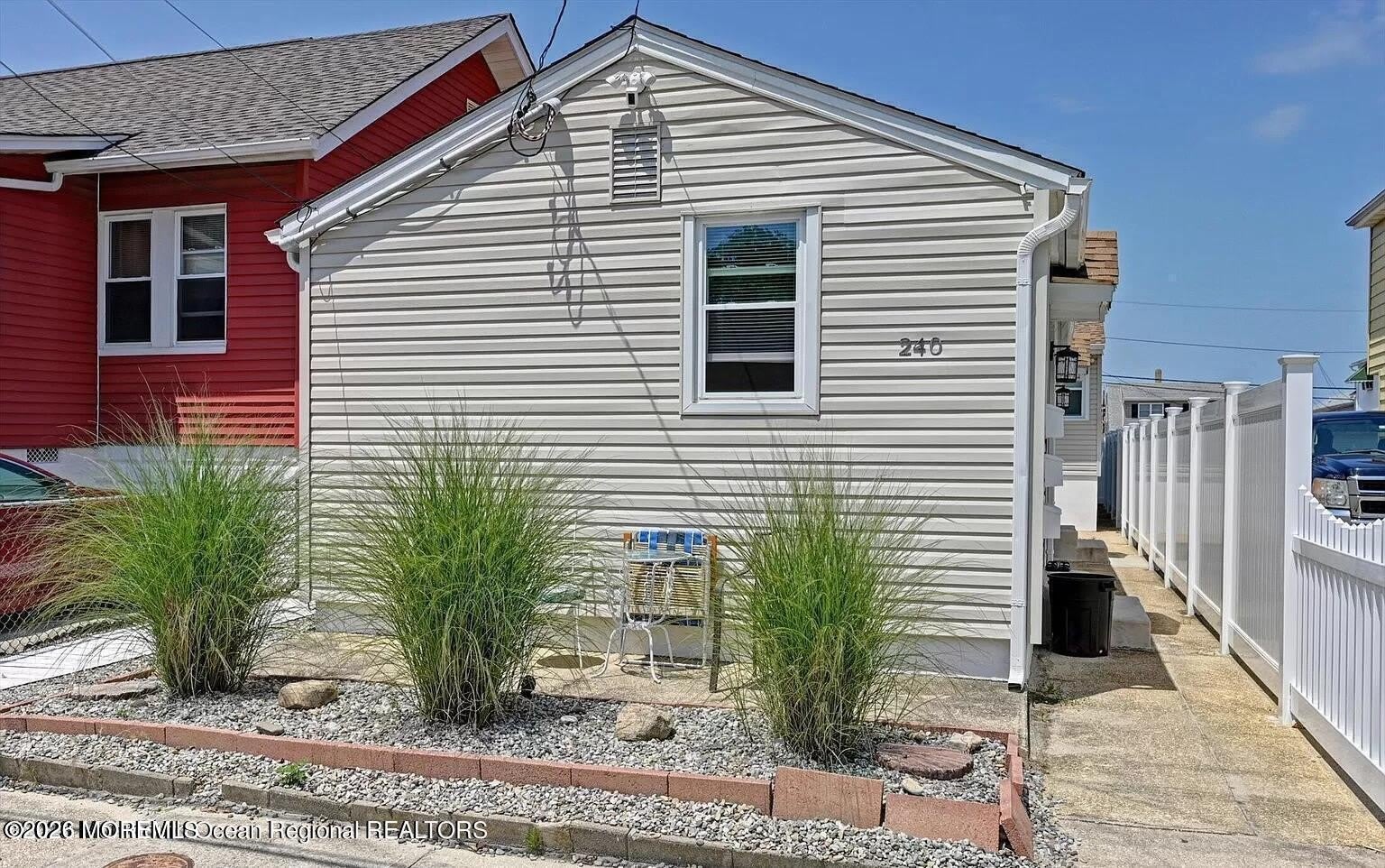 240 Sherman Avenue – photo 5