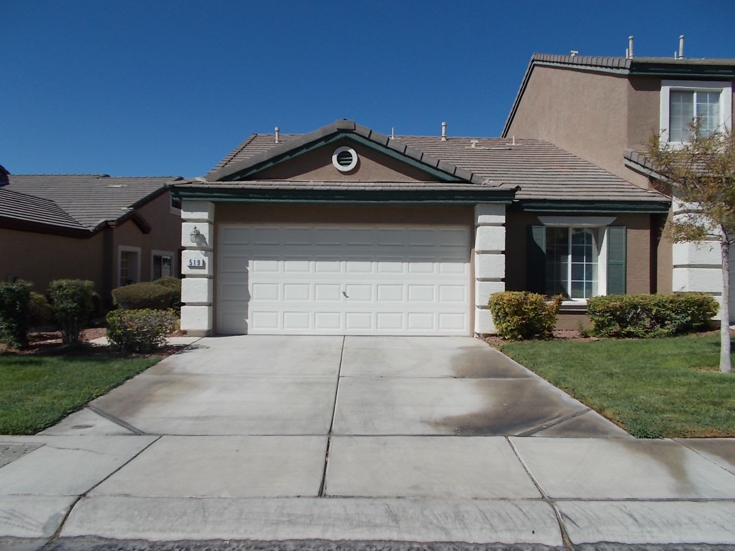 Move-in ready and designed for easy living, this gated community gem has it all! – photo 1