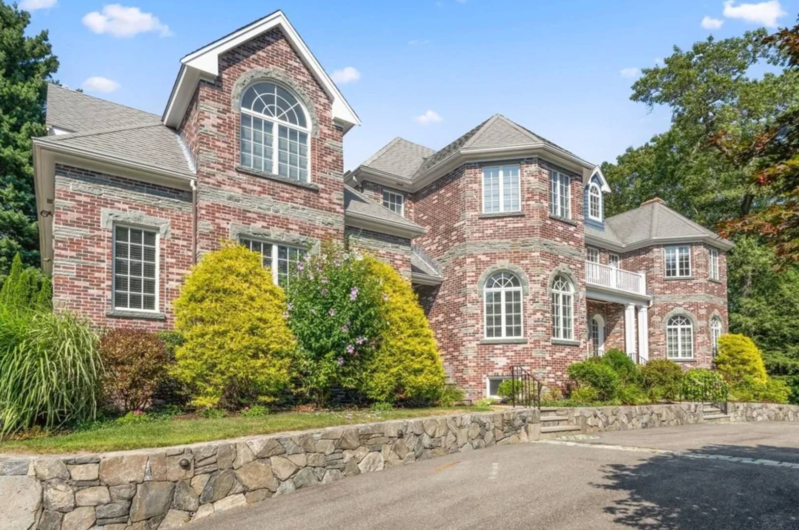 Entire house!!!! Luxury!!! Available September – photo 3