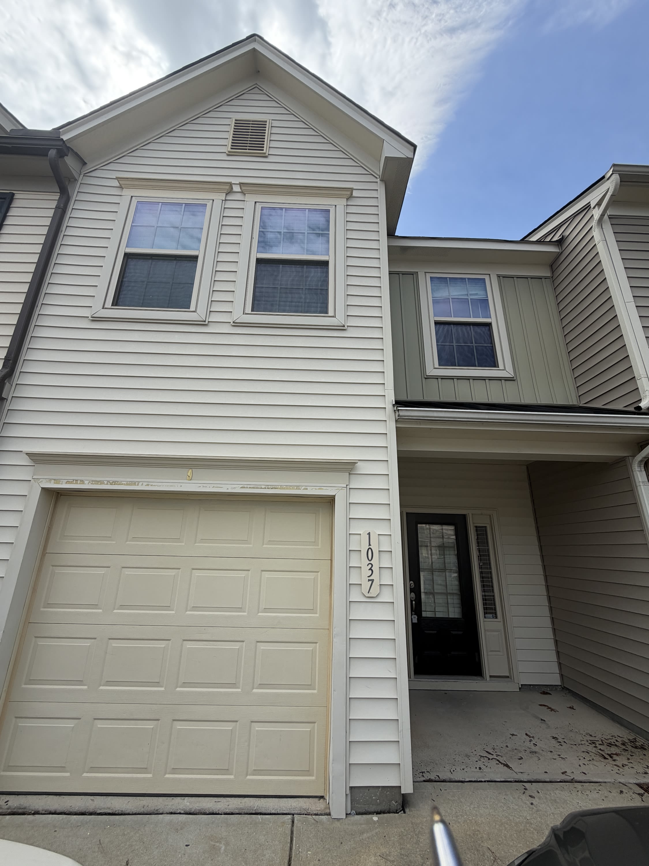 1037 Grand Ridge – photo 2