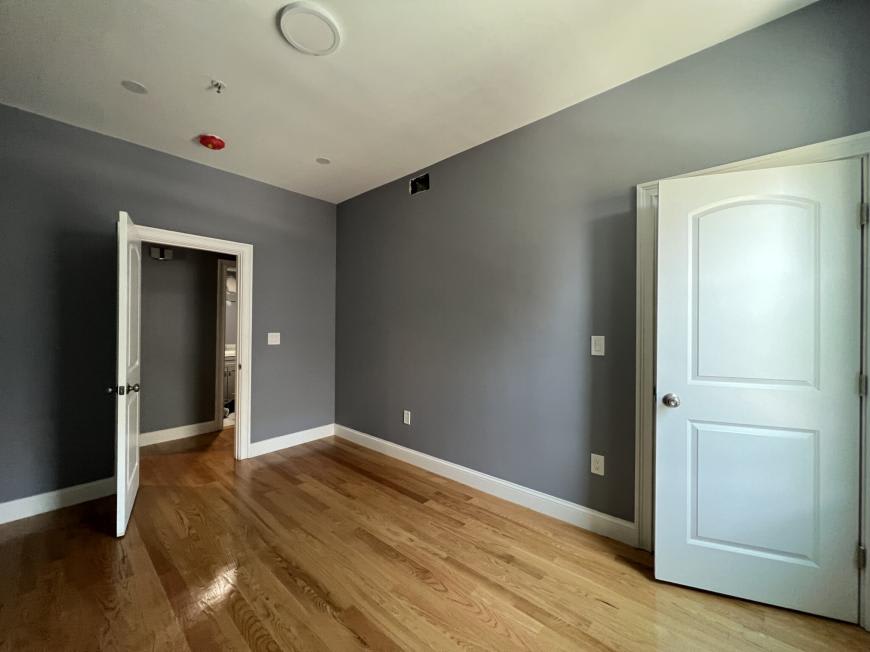 341 Cambridge St. – photo 5