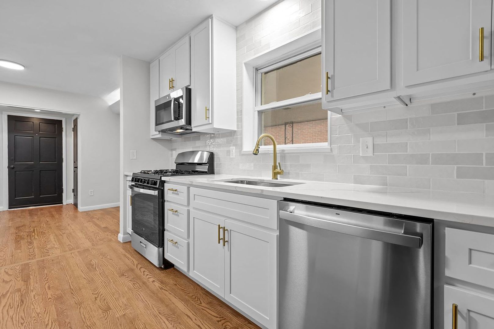 Updated University City Gem – 3 Bedrooms, 2 Bathrooms – photo 5