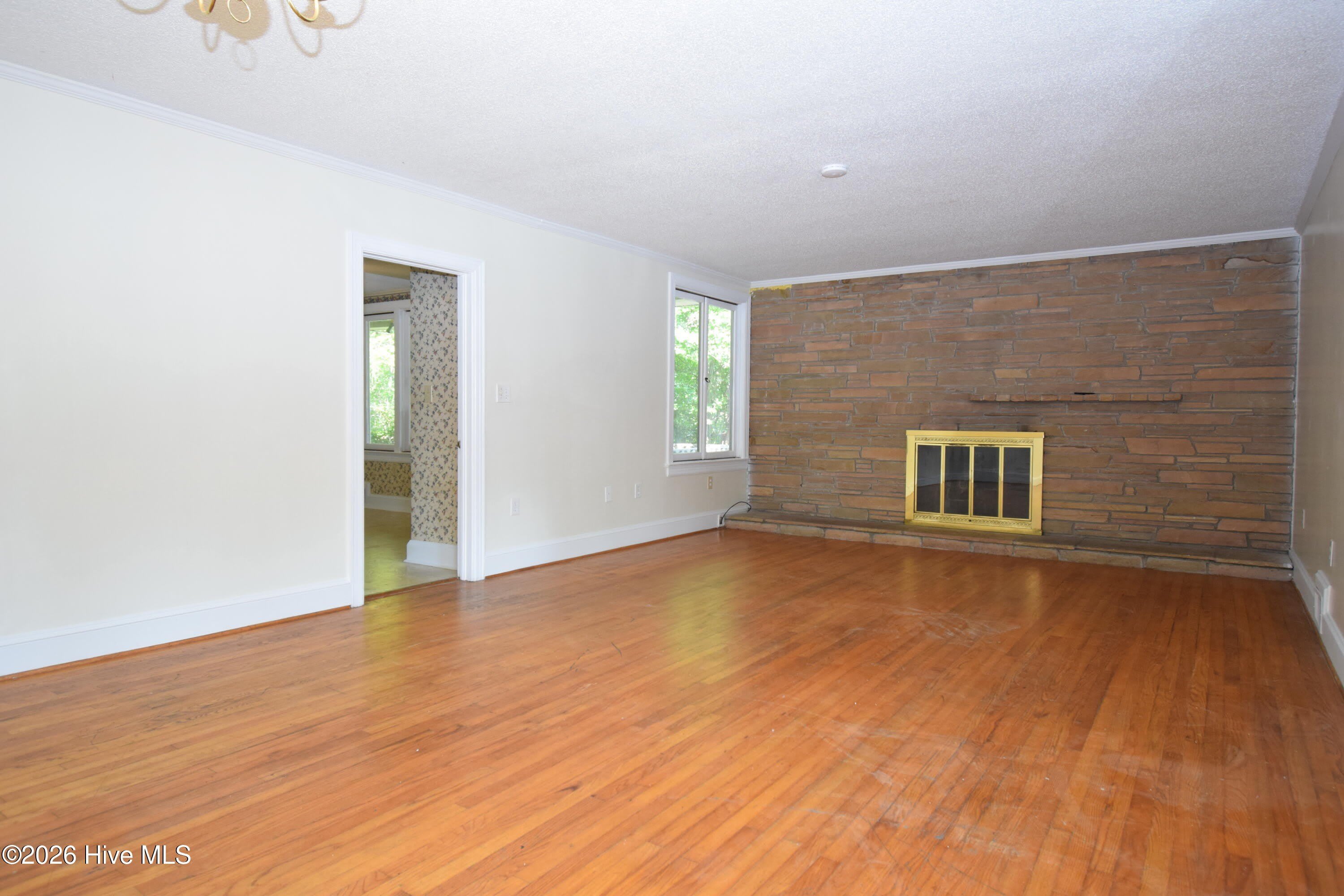 1509 E 4th Street – photo 3