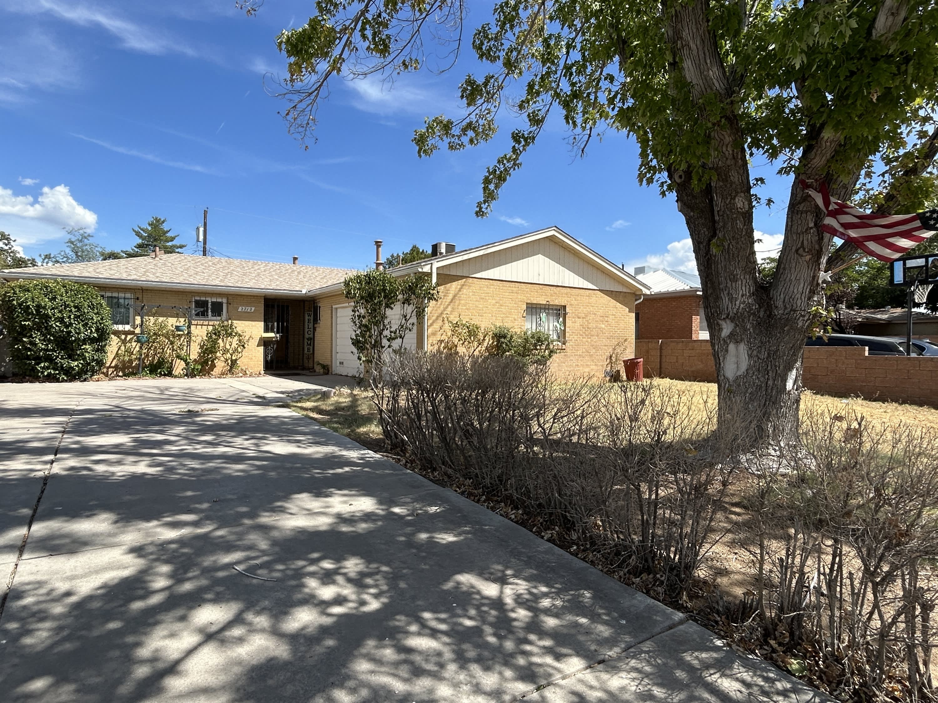 2712 Palomas Drive Northeast – photo 1